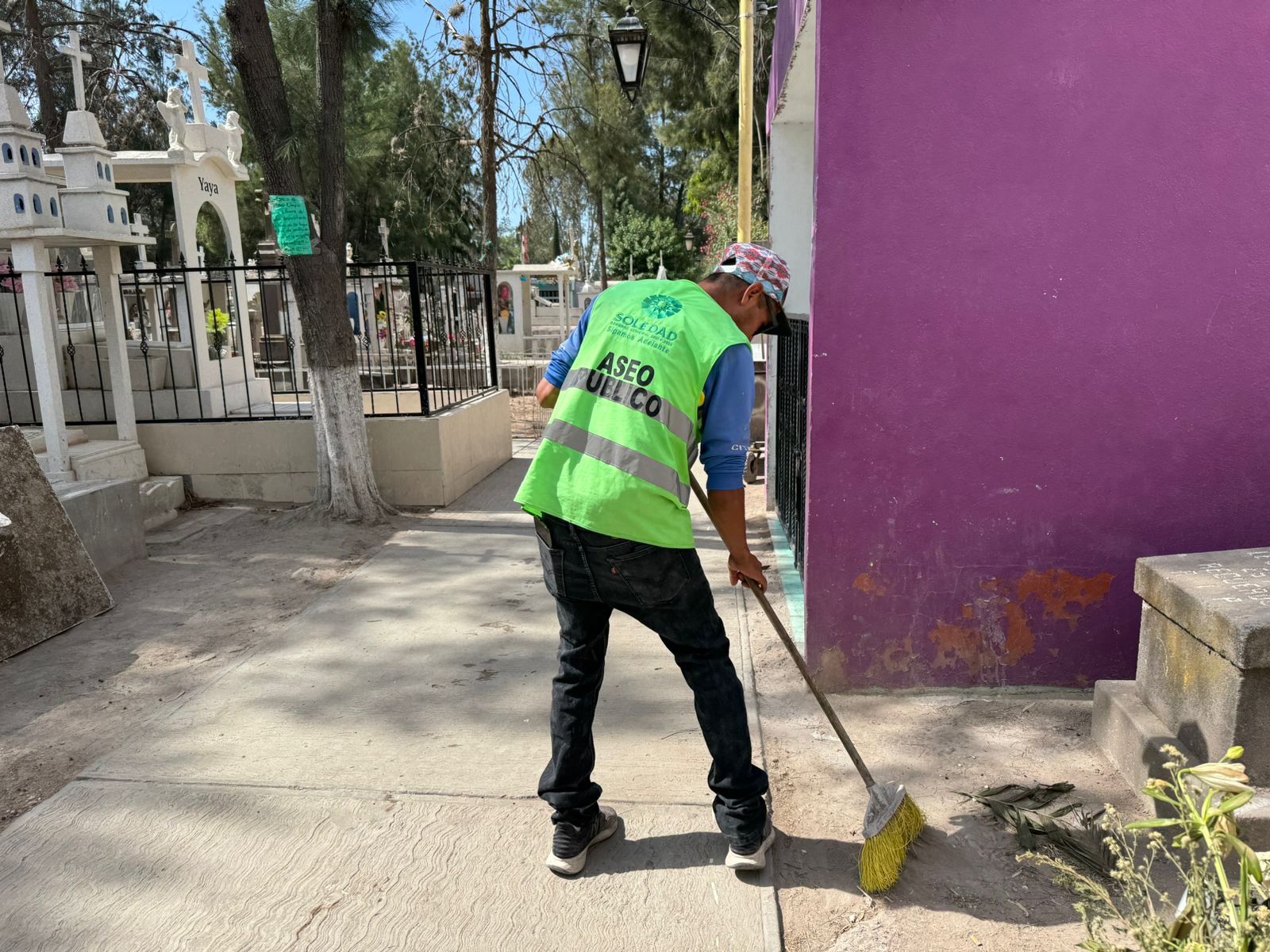 Listos, panteones municipales en Soledad para recibir visitas por el día del padre