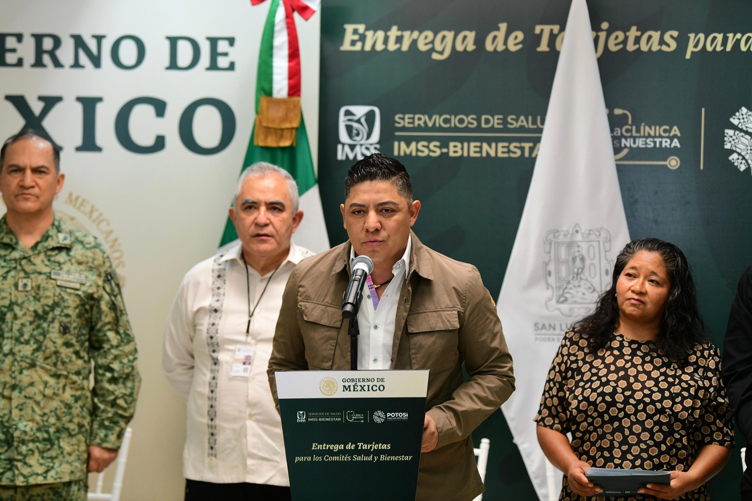 Ricardo Gallardo inicia entrega de recursos a comités de salud