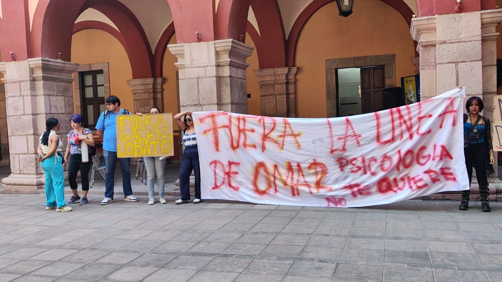 Estudiantes de la UASLP exigen destitución de maestros acosadores y más democracia para elegir a los directores