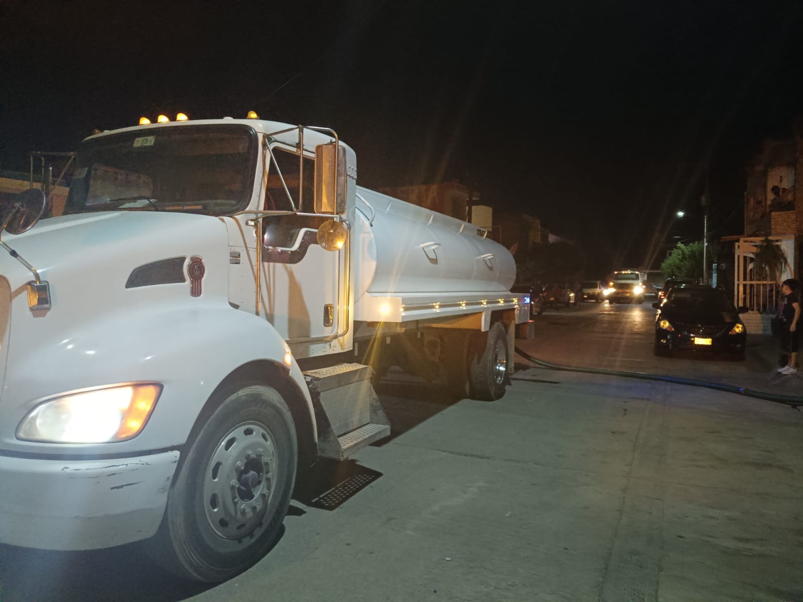 Ayuntamiento de Soledad continúa entrega de agua potable en Quintas de la Hacienda