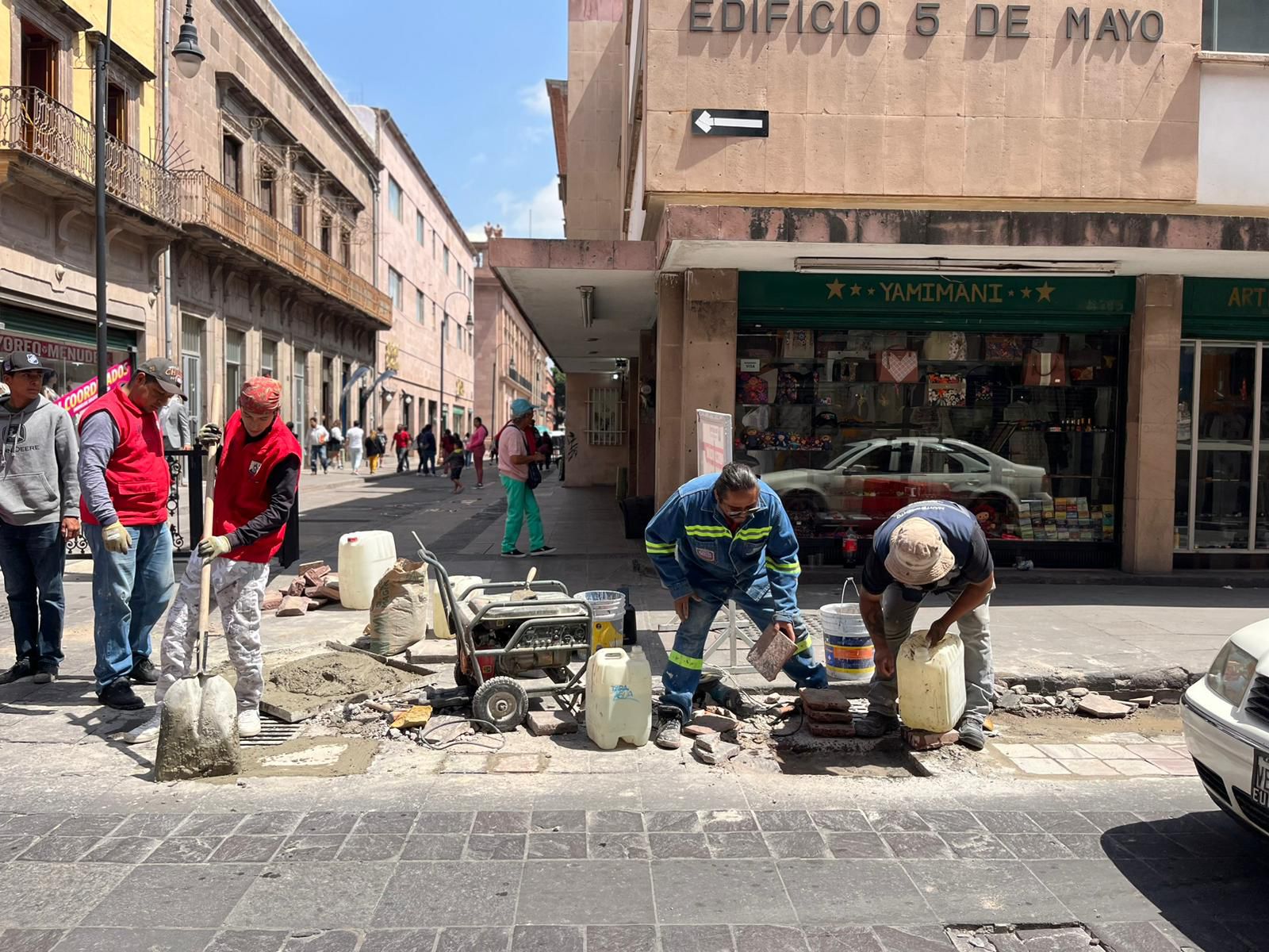 Cuadrilla de Respuesta Inmediata del Ayuntamiento mejora las calles del Centro Histórico