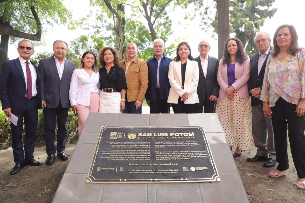 Reconocimiento “SLP, Ciudad del Aprendizaje de Unesco”, plasmado en placa develada por Alcalde Galindo en San Francisco