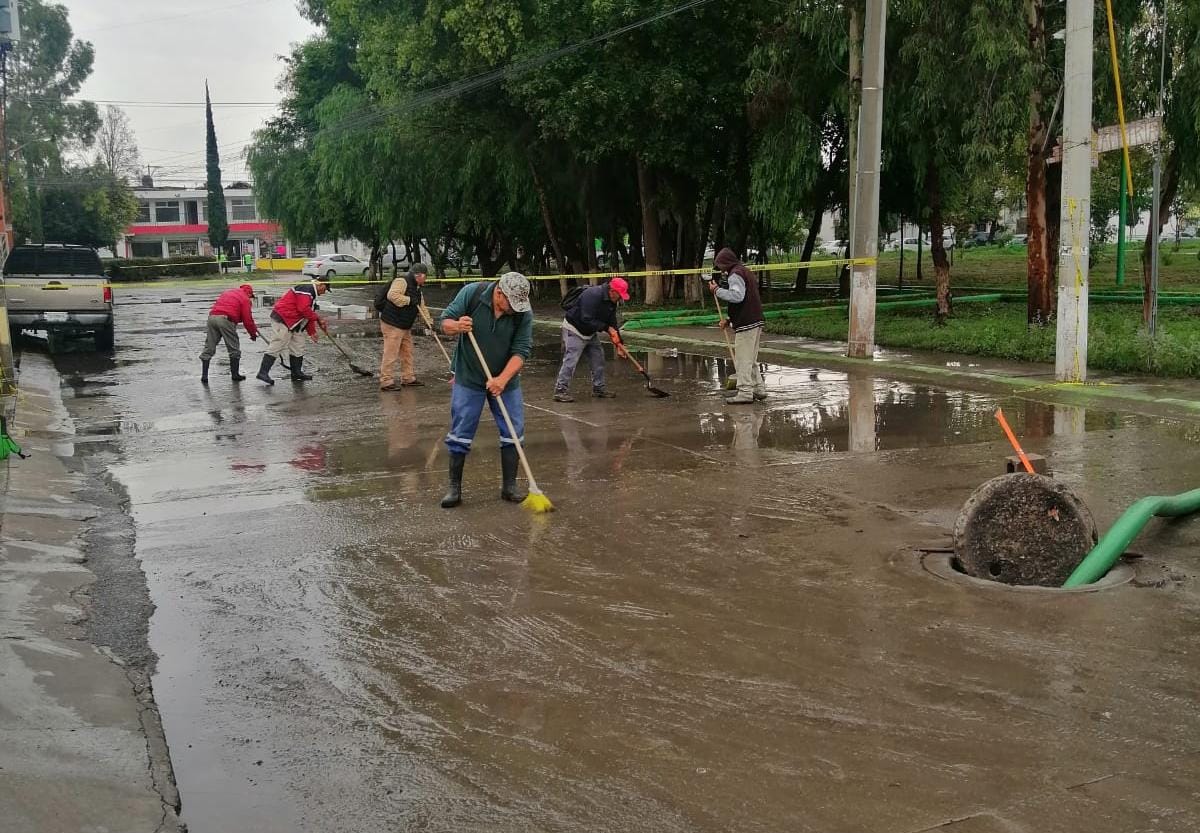 Cuadrillas municipales de Soledad realizan acciones para reducir inundaciones