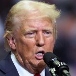 Trump afirma que los cárteles manejan México y pueden «quitar al presidente en dos minutos»
