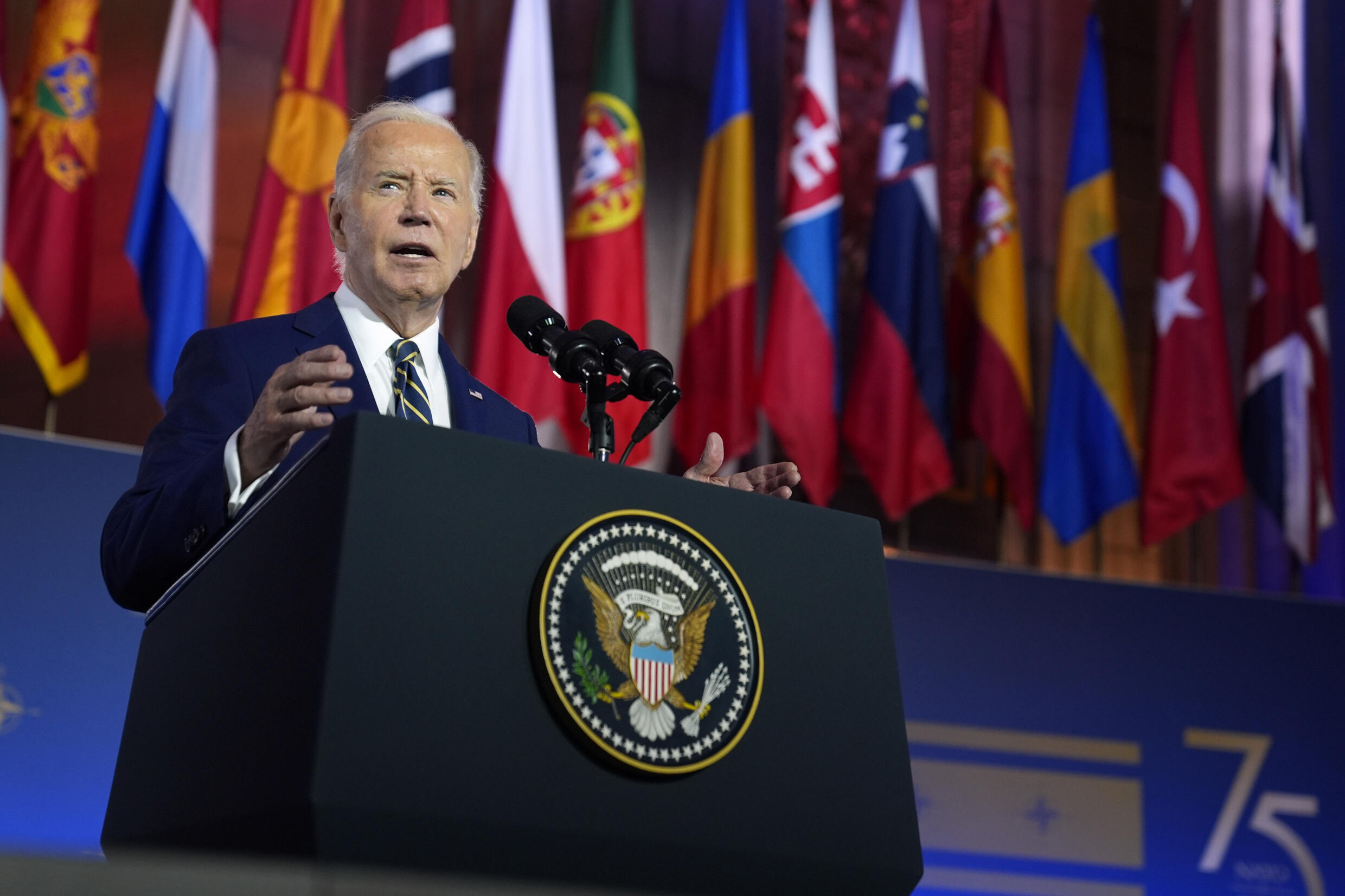 Biden Anuncia Ayuda Militar de 225 Millones de Dólares a Ucrania en Cumbre de la OTAN