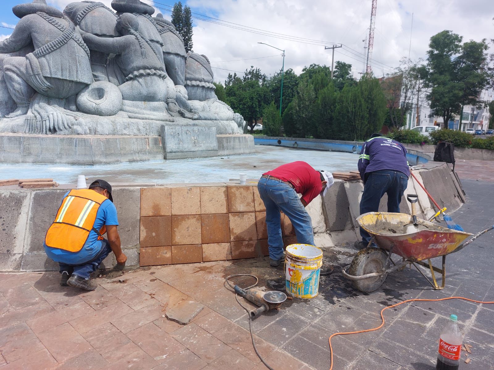 Gobierno de la Capital sustituye cantera dañada en el Monumento a la Revolución