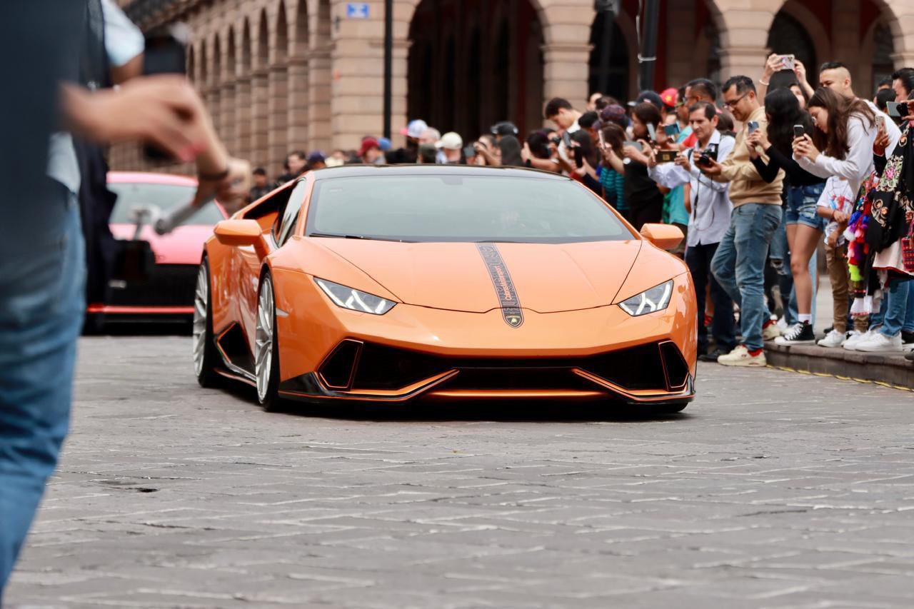 San Luis Capital recibe desfile de autos de lujo con el Tour Keko Fest 2024