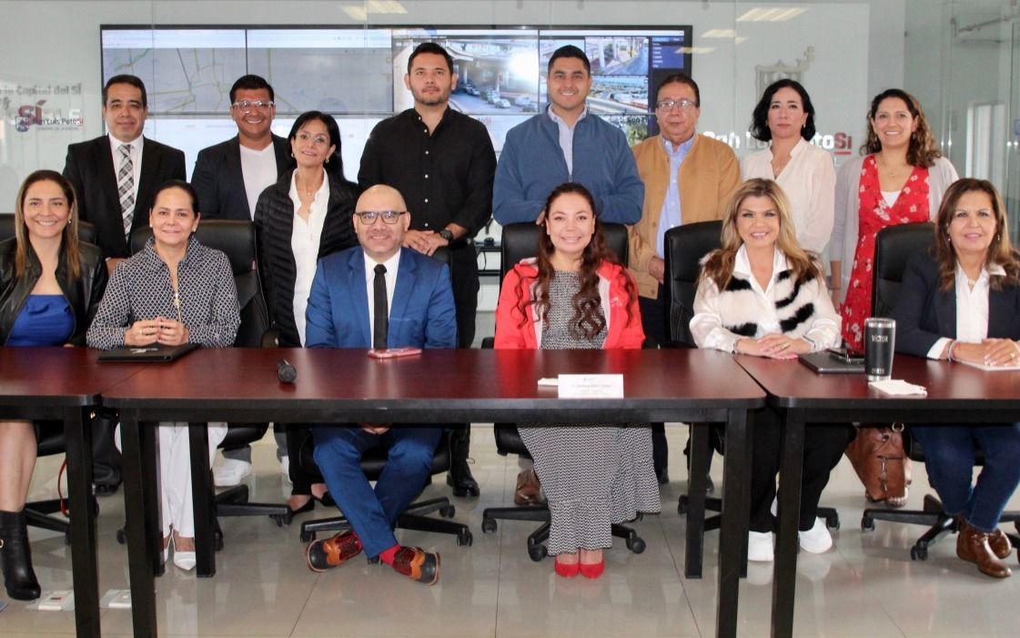 Exposición estuvo a cargo del secretario técnico Carlos Gerardo Rodríguez y de la contralora Gabriela López, con sus respectivos equipos de trabajo