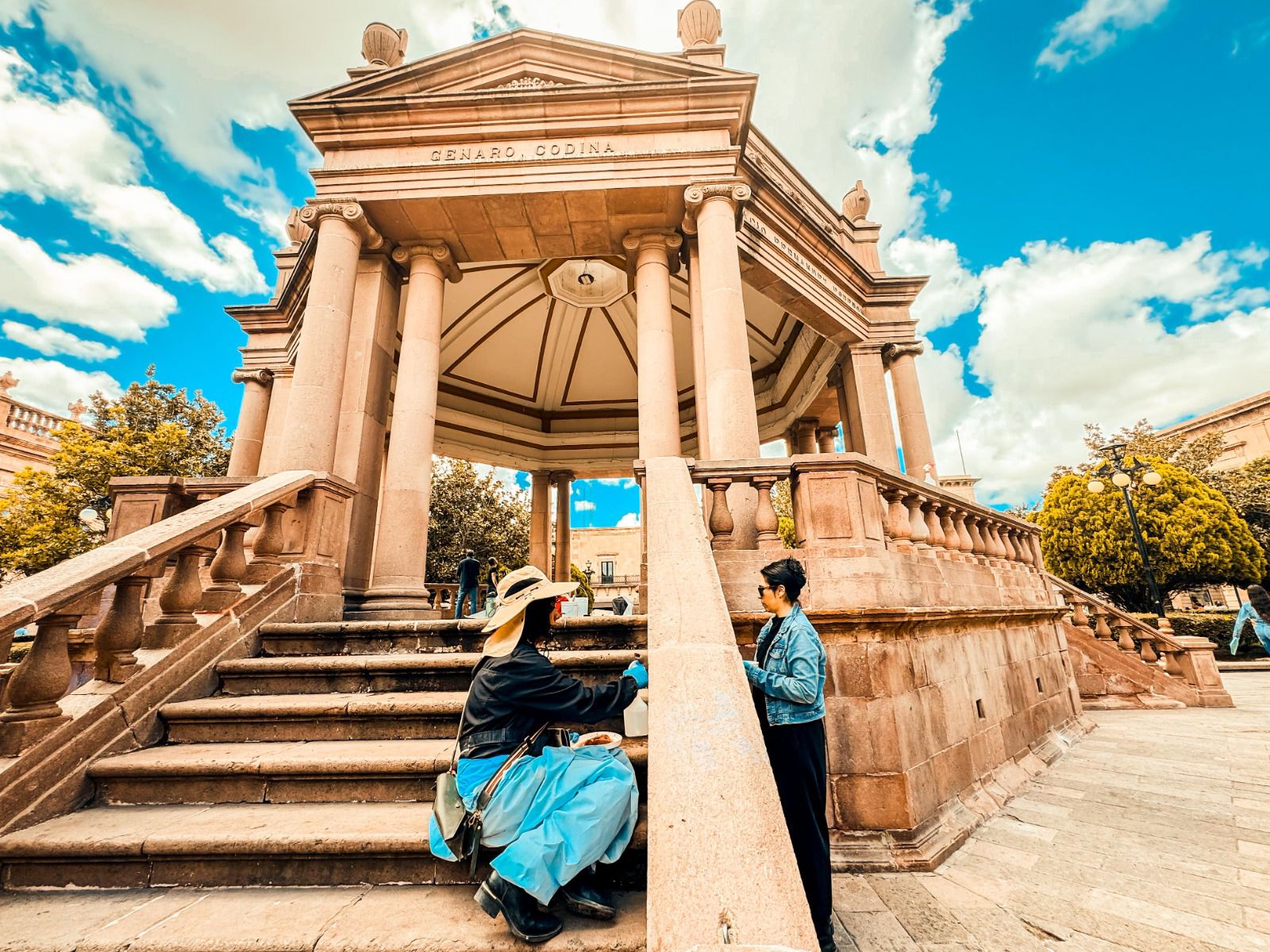 Especialistas en restauración y conservación de monumentos intervienen en restos de cemento, bloques de cantera, volúmenes, limpieza y control de aves