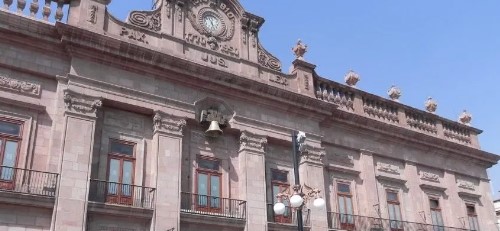 Mudarán oficinas de gobierno a la Arena Potosí