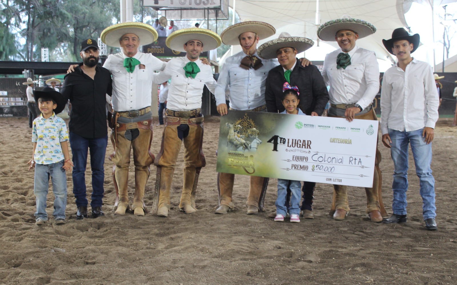 Ricardo Gallardo premió a ganadores del torneo charro de la Fenapo 2024