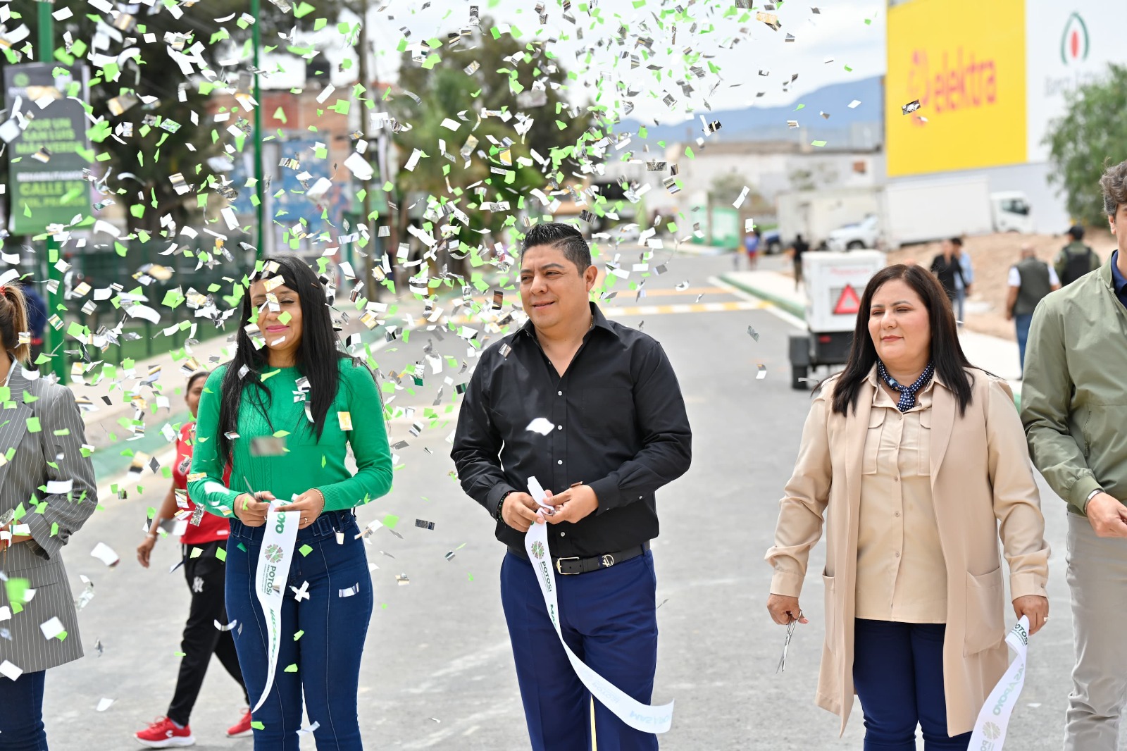 Ricardo Gallardo entrega rescate de las calles 50 y Tangamanga en Prados