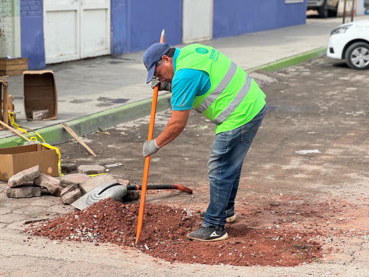 Desarrollo urbano de Soledad brinda tránsito seguro con bacheo en más colonias