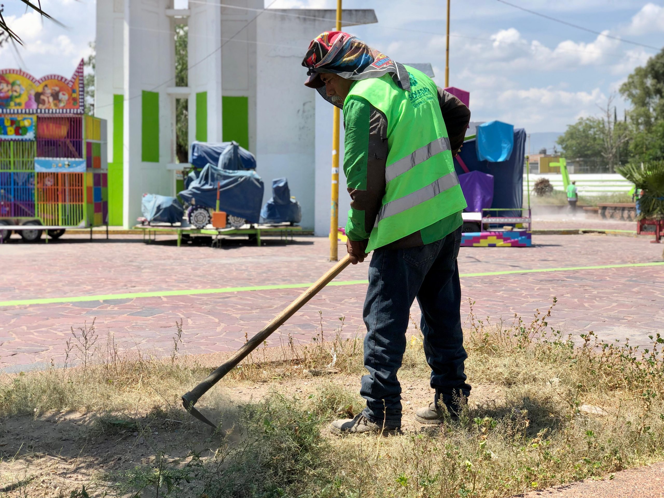 Servicios municipales de Soledad realiza limpieza de áreas públicas en favor de la imagen urbana