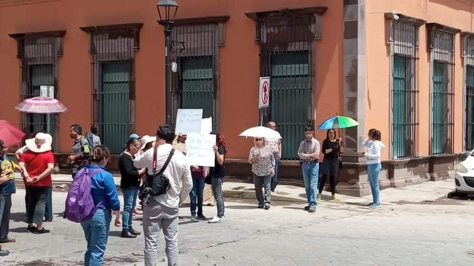 Vecinos de San Sebastián Bloquean Crucero en Protesta por Inundaciones