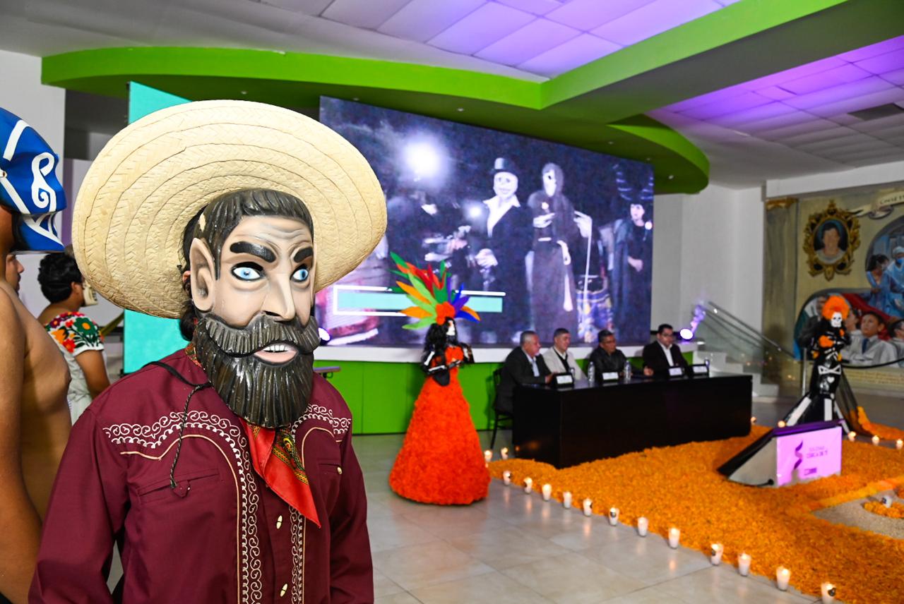 Alcalde Juan Manuel Navarro presenta espectacular festival de Día de Muertos y Xantolo 2024 en Soledad