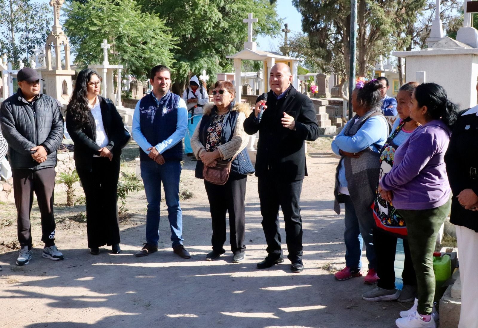 Alcalde Galindo encabeza la rehabilitación del Panteón Españita, en el 23 de los 100 Días de Talacha