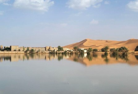 Inusual inundación en el desierto del Sahara tras fuertes lluvias