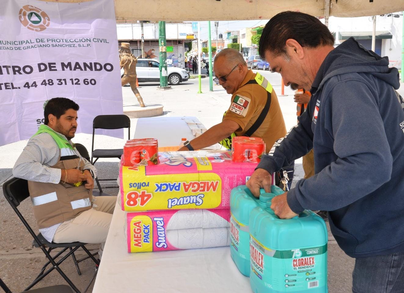 Protección civil de Soledad habilita centro de acopio para damnificados en Acapulco