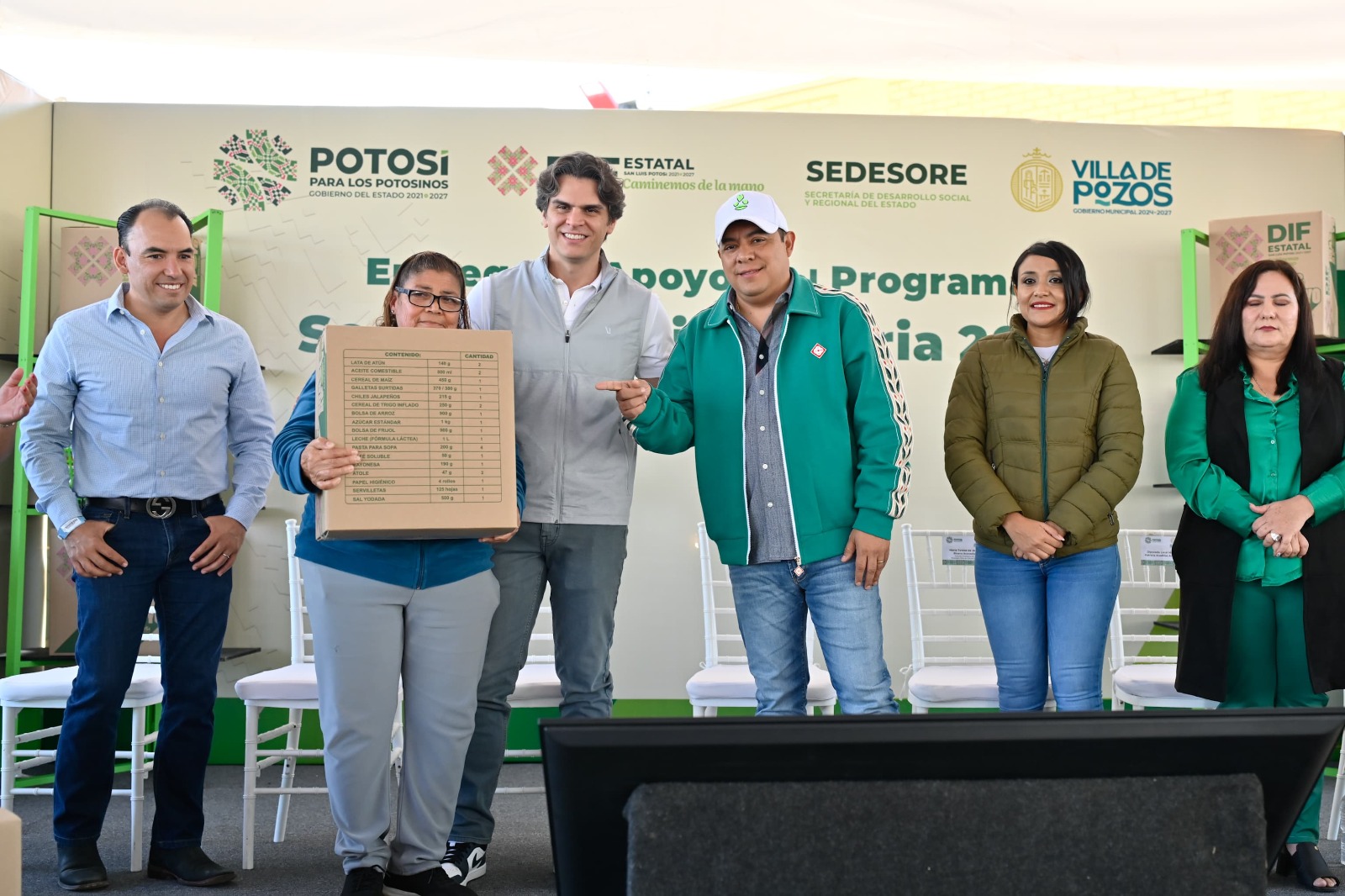 Ricardo Gallardo entrega apoyos de seguridad alimentaria en Ciudad Satélite