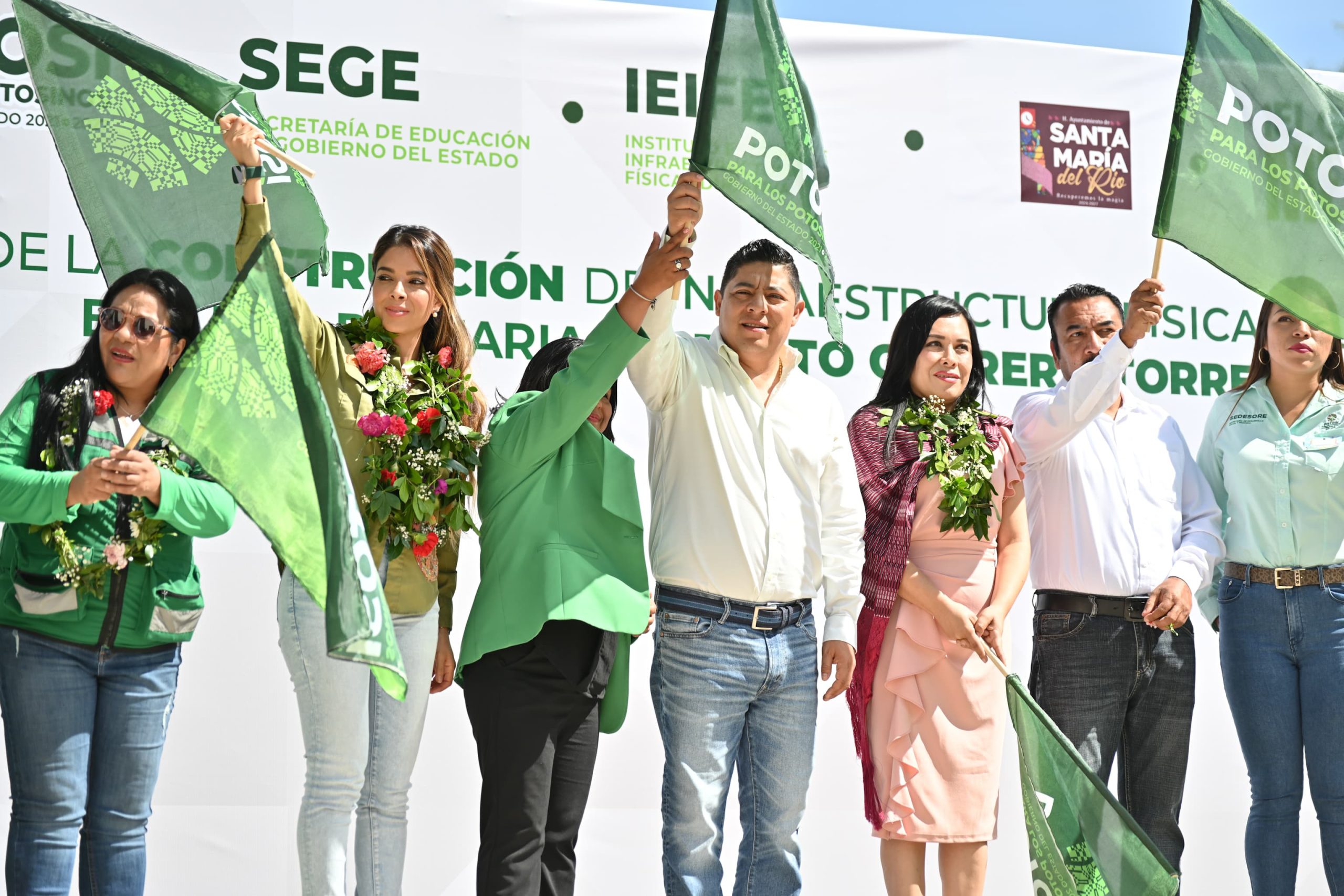 Ricardo Gallardo impulsa en Santa María del Río más obras educativasv