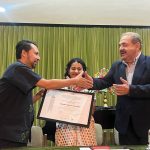 Alejandro Demian Marín Bello recibe el premio bellas artes de cuento SLP Amparo Dávila 2024