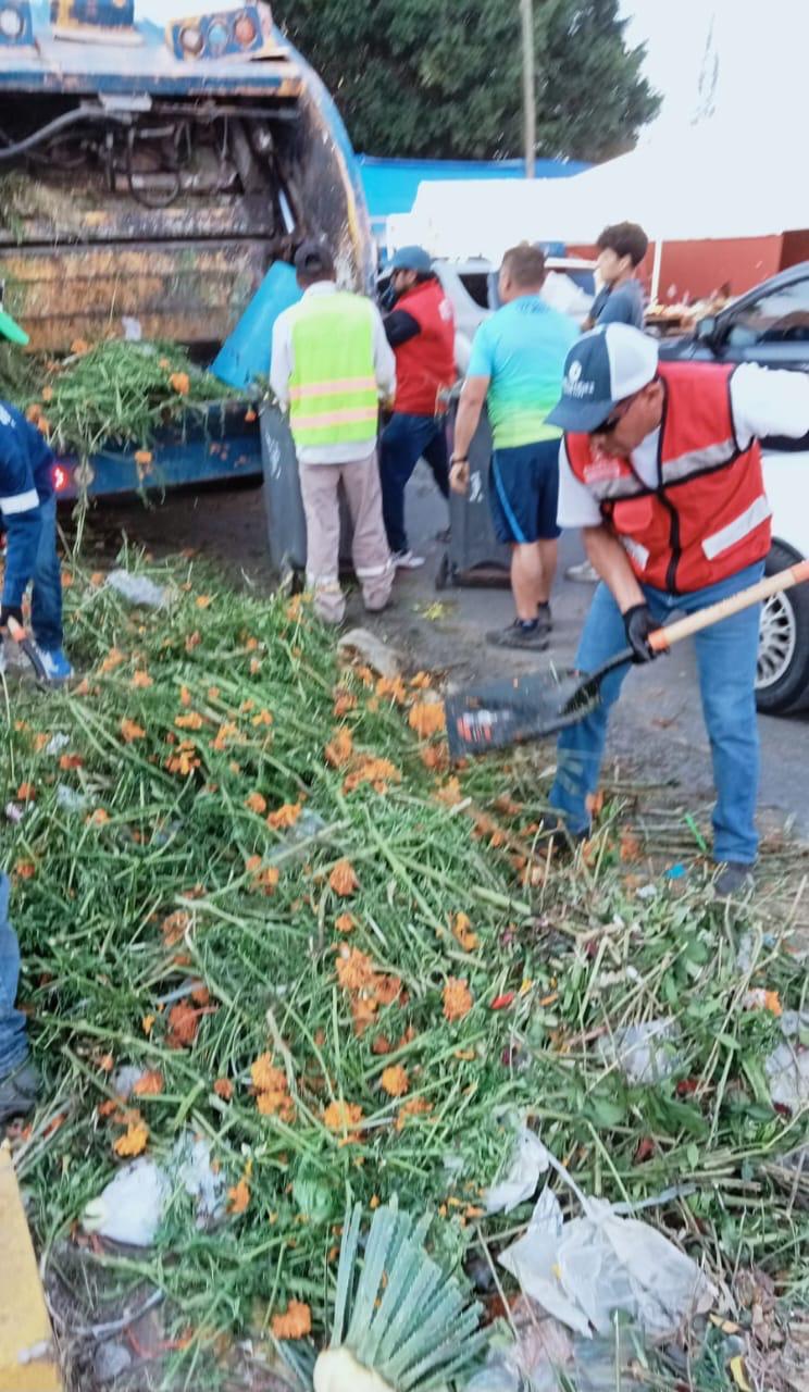 Gobierno de la Capital realizó limpieza y recolección de basura en panteones municipales