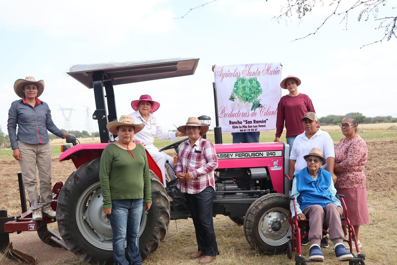 Gobierno de la Capital capacita a beneficiarias del programa “Mujeres al Tractor, Rompiendo Paradigmas”