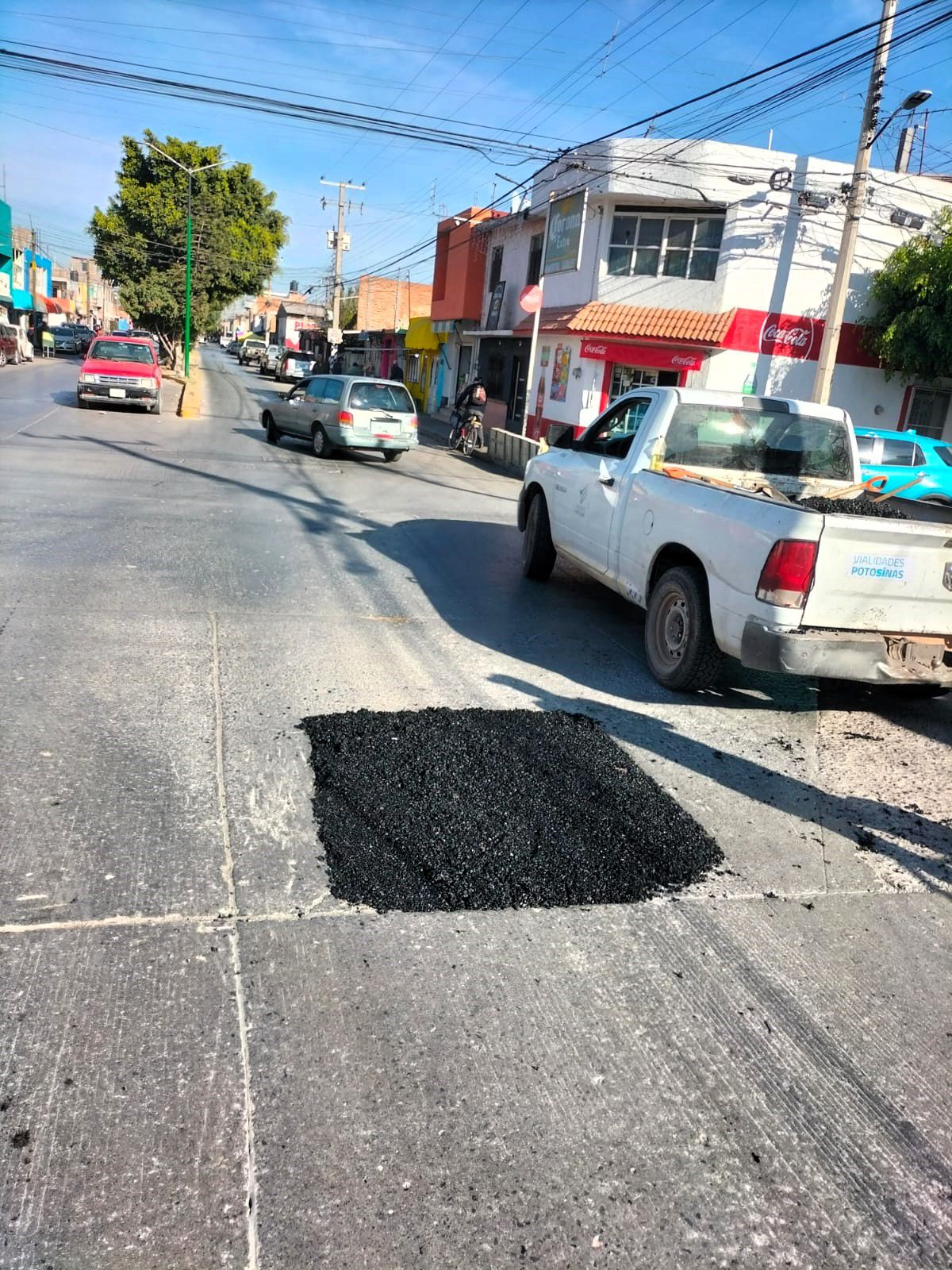 Con bacheo emergente, en atenciones de “Güicho”, Gobierno de la Capital atiende más de 40 calles de colonias