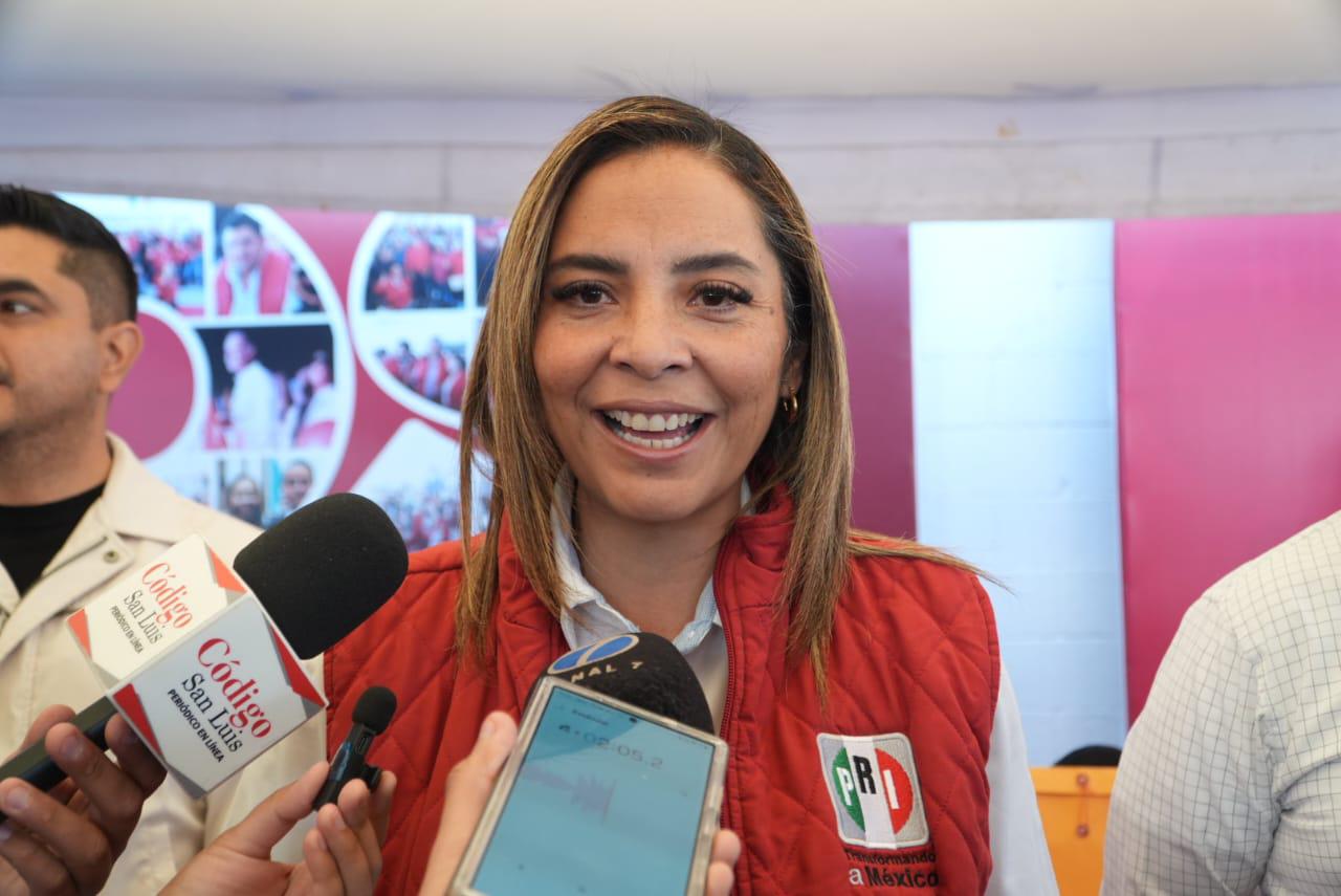 EL PRI no es una franquicia, es de sus bases demandó Margarita Hernández durante su registro como aspirante a la presidencia del CDE