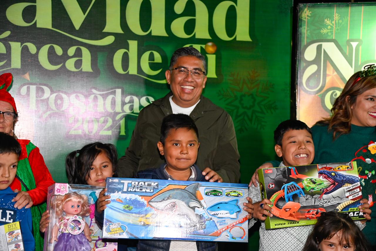 Más familias soledenses reciben mensaje de paz y esperanza del alcalde Juan Manuel Navarro durante posadas navideñas