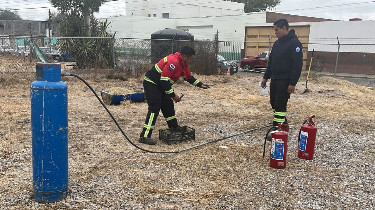 Protección civil de Villa de Pozos capacita a comerciantes coheteros