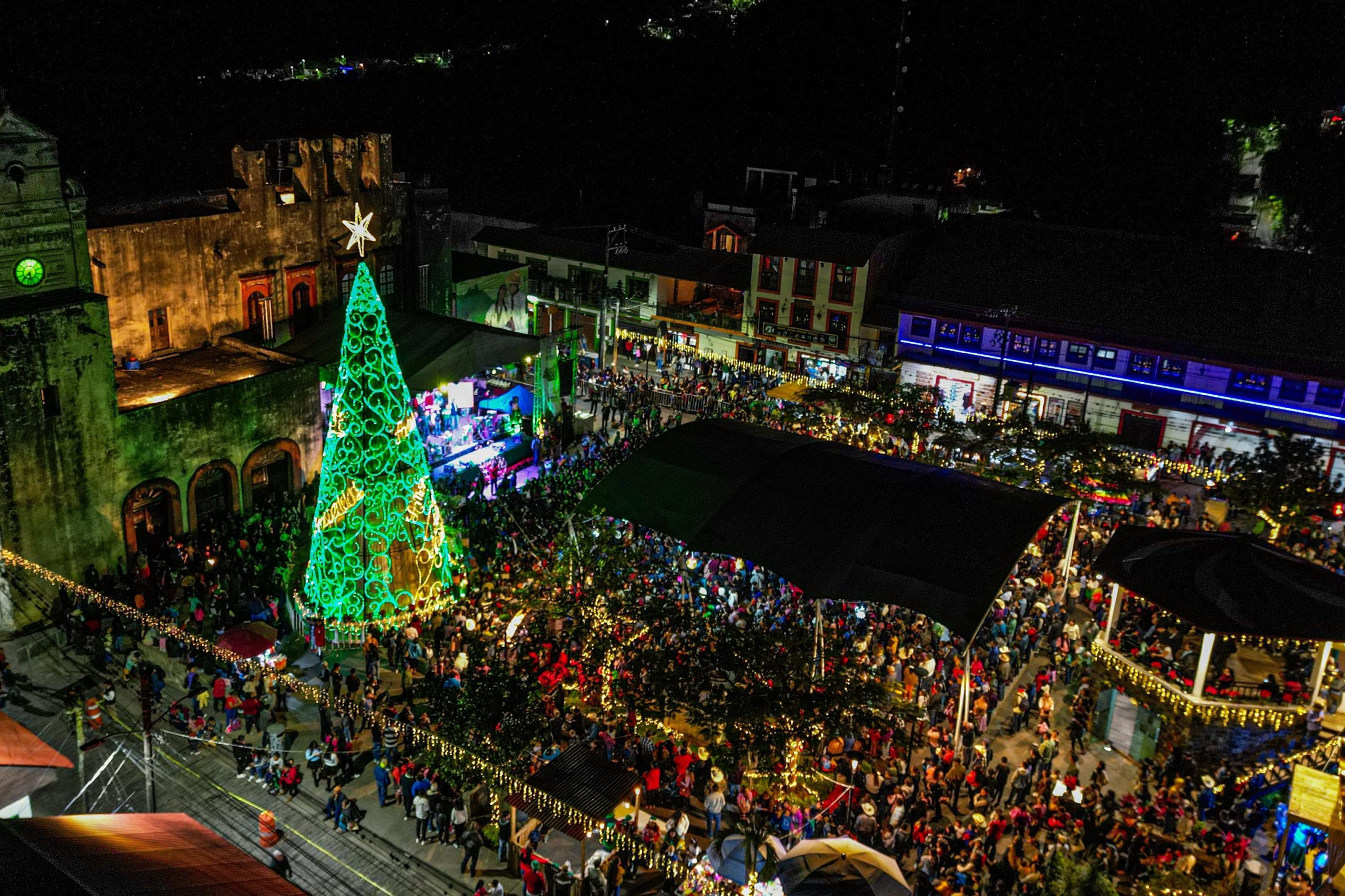 Ricardo Gallardo une a las familias con posadas navideñas 