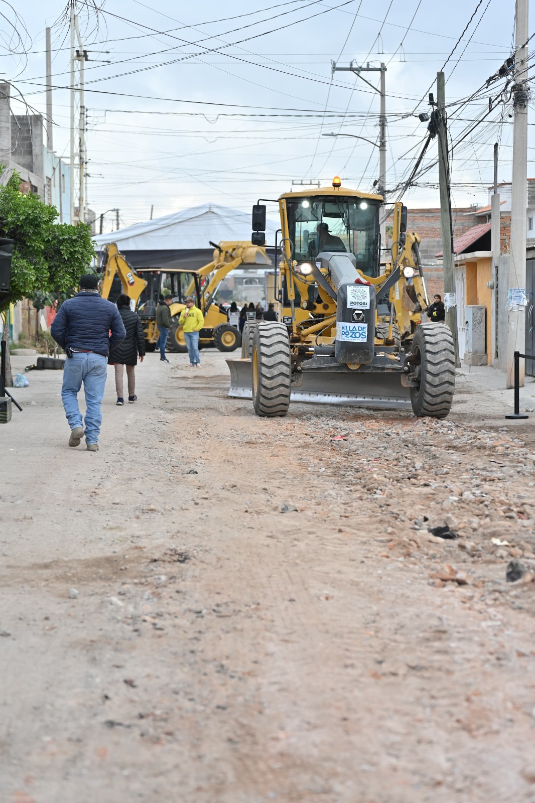 Familias de pozos agradecen a Ricardo Gallardo por rehabilitación de calles