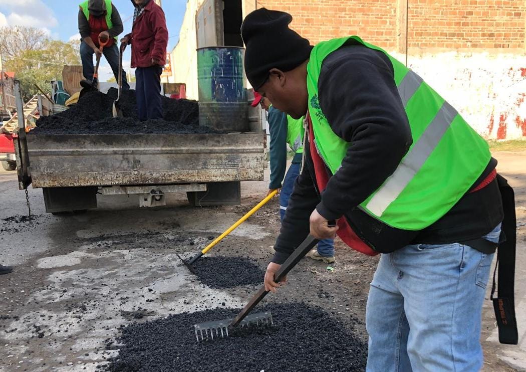 Gobierno de Soledad interviene más vialidades con programa de bacheo permanente