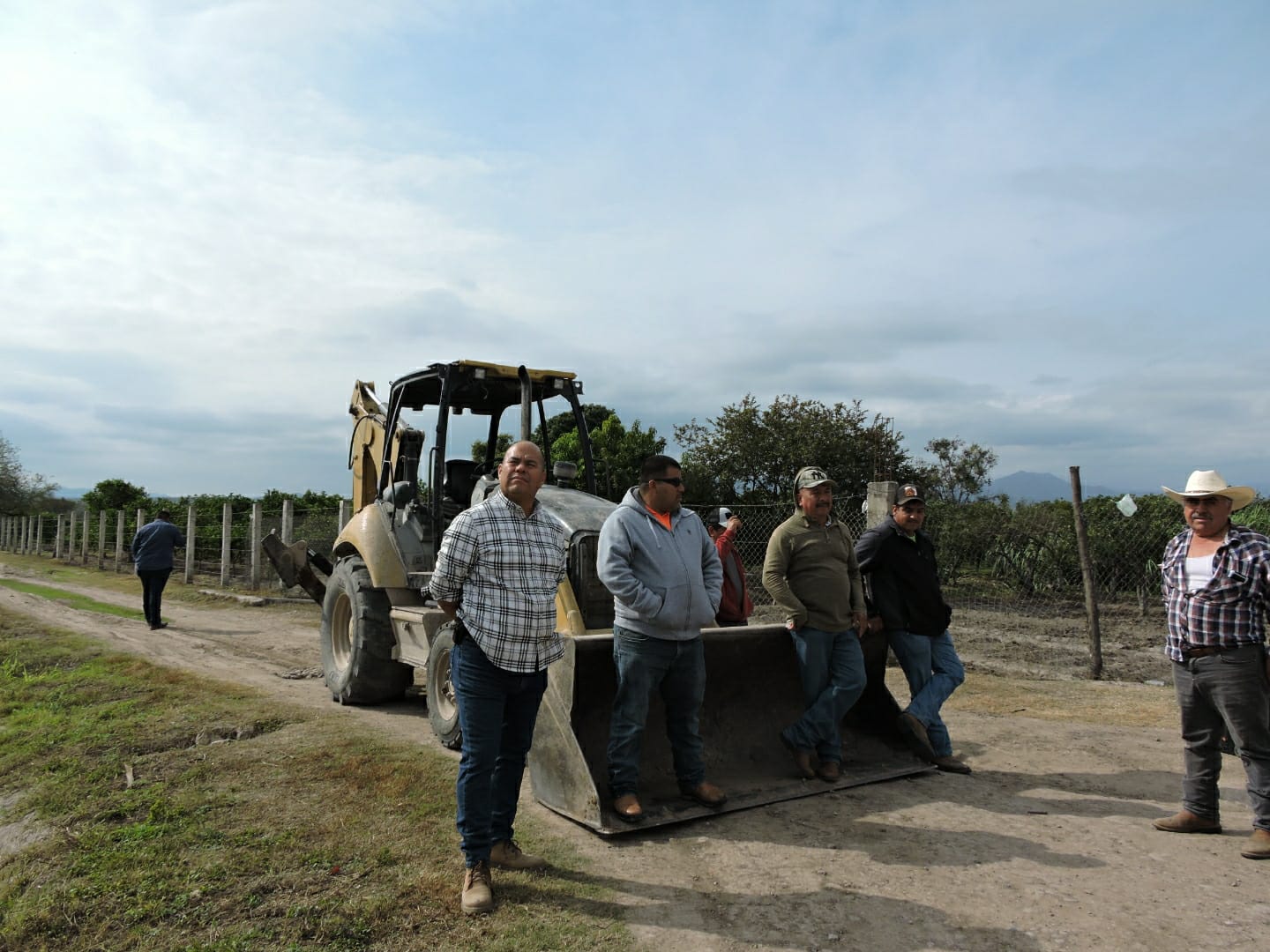 Gobierno del estado y productores mejoran dos distritos de riego