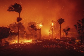 Incendios forestales en Los Ángeles afectan la temporada de premios de Hollywood