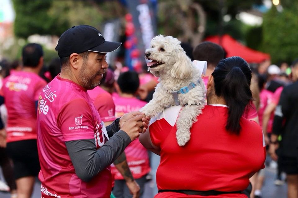 Gran éxito la carrera atlética “Yo Amo Correr Juntos” del Gobierno de la Capital    