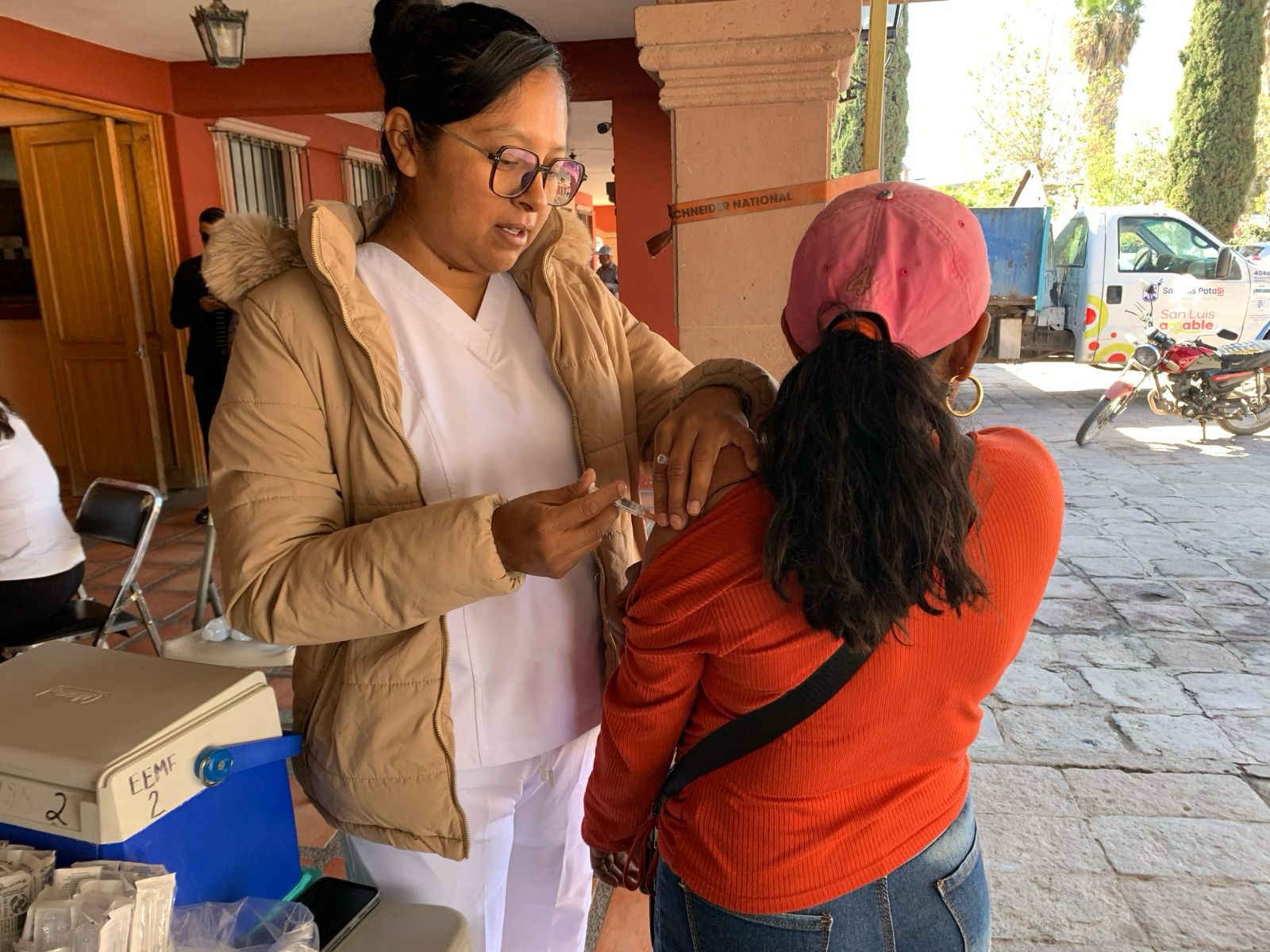 Todo un éxito la campaña de vacunación del Gobierno Municipal en la Delegación La Pila