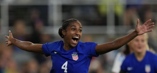 Chelsea rompe récord con el fichaje millonario de Naomi Girma