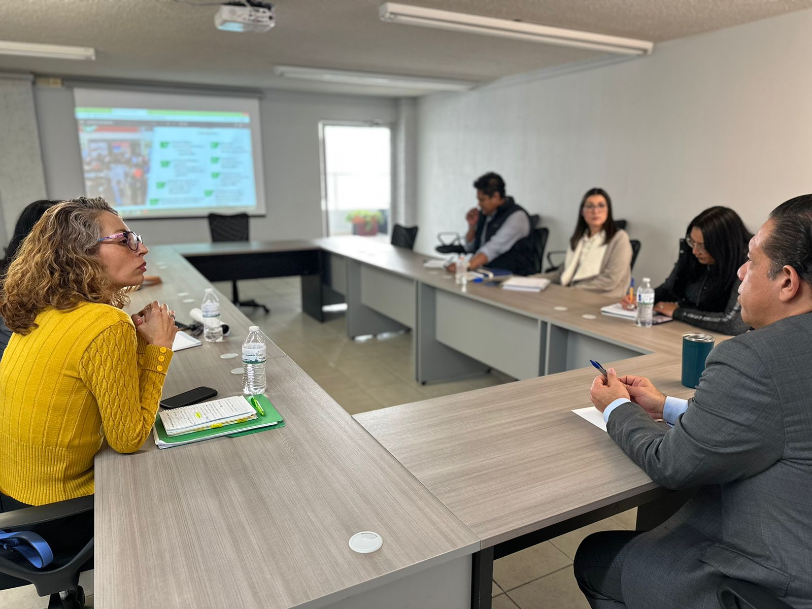 El estado fortalece vinculación laboral con la universidad tecnológica