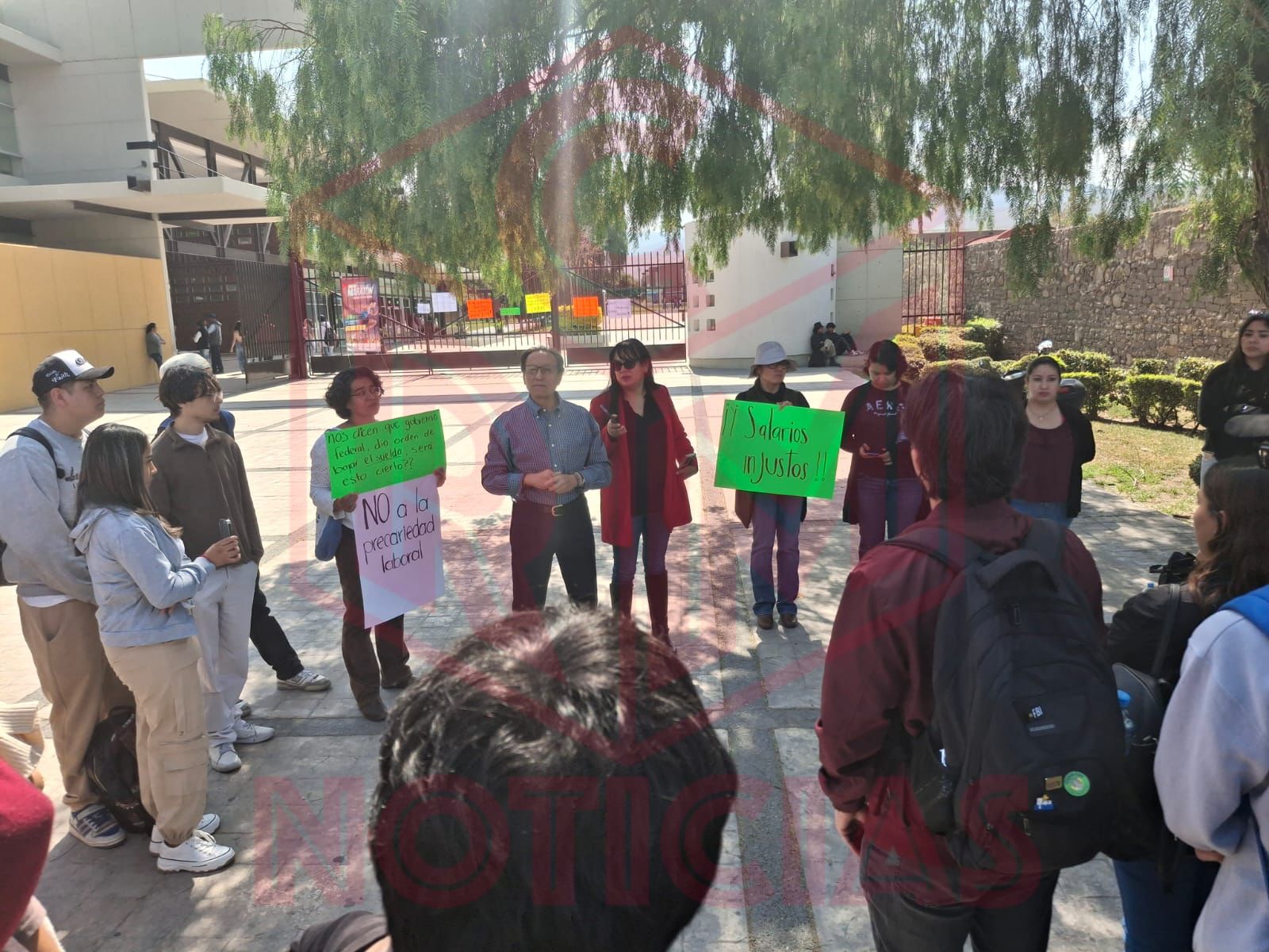 Profesores de la UPSLP protestan por recorte salarial mientras el rector minimiza la crisis