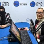 <strong></noscript>Talibanes allanan y suspenden la única radio femenina en Afganistán</strong>