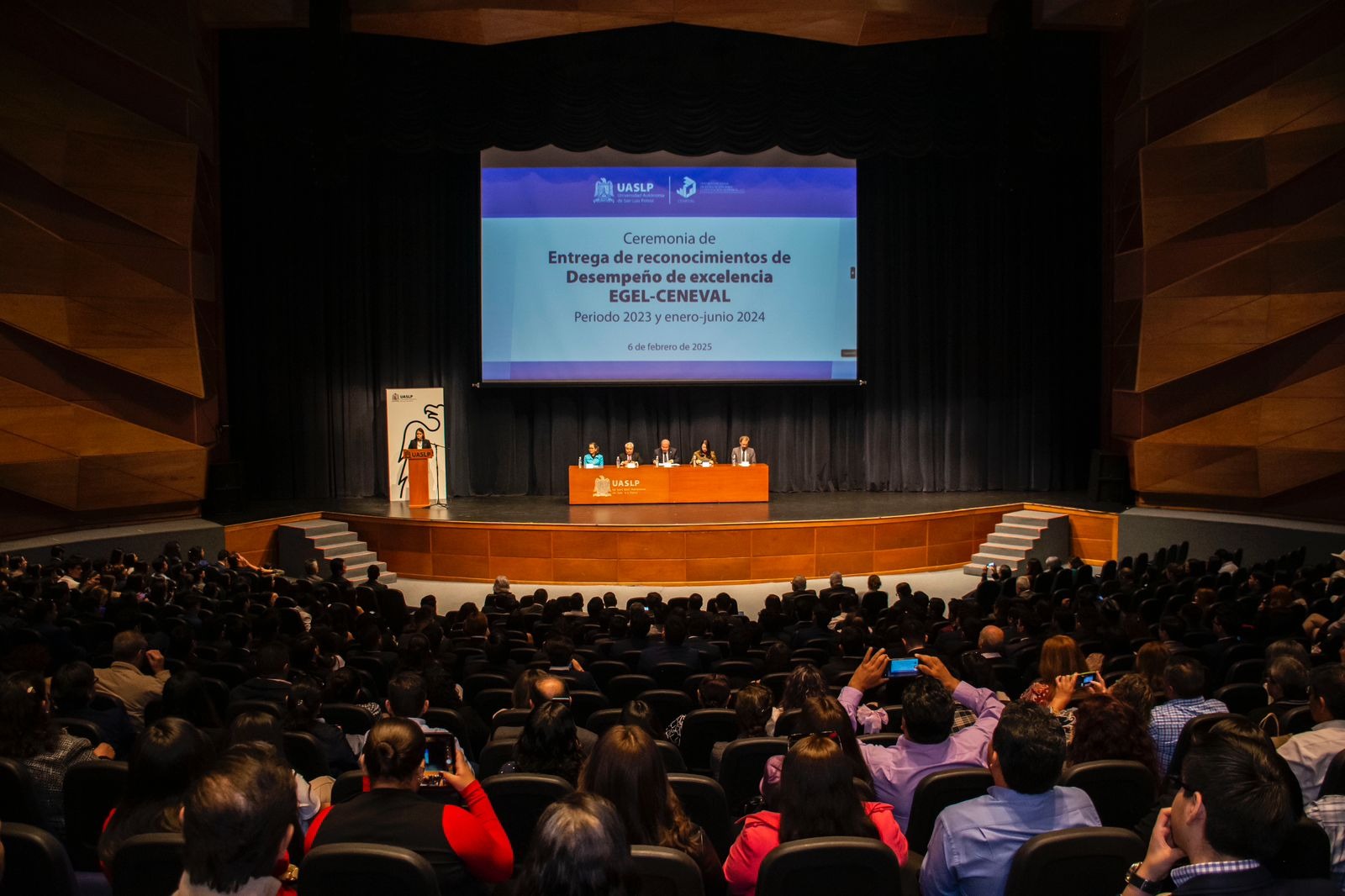 UASLP, primer lugar en el estado y quinto en el país en reconocimientos de Desempeño de Excelencia EGEL-Ceneval