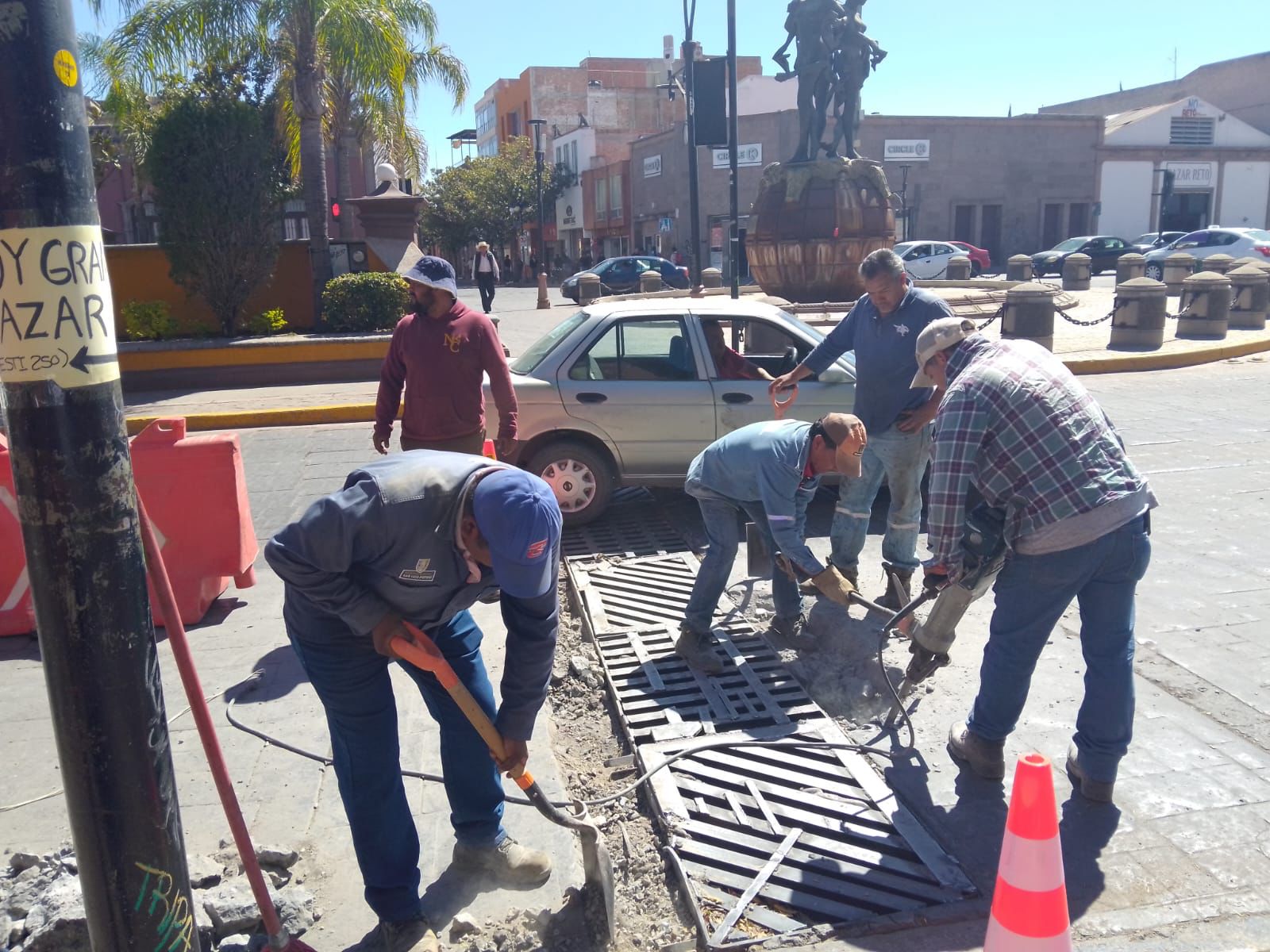 En preparación a Semana Santa, el Gobierno de la Capital realiza reparaciones en vialidades del Centro Histórico