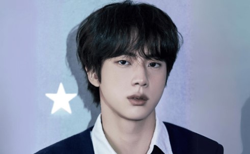 Mujer japonesa acusada de acoso sexual tras besar a Jin de BTS sin su consentimiento