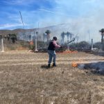 PC municipal de Soledad combate incendio forestal en libramiento oriente 