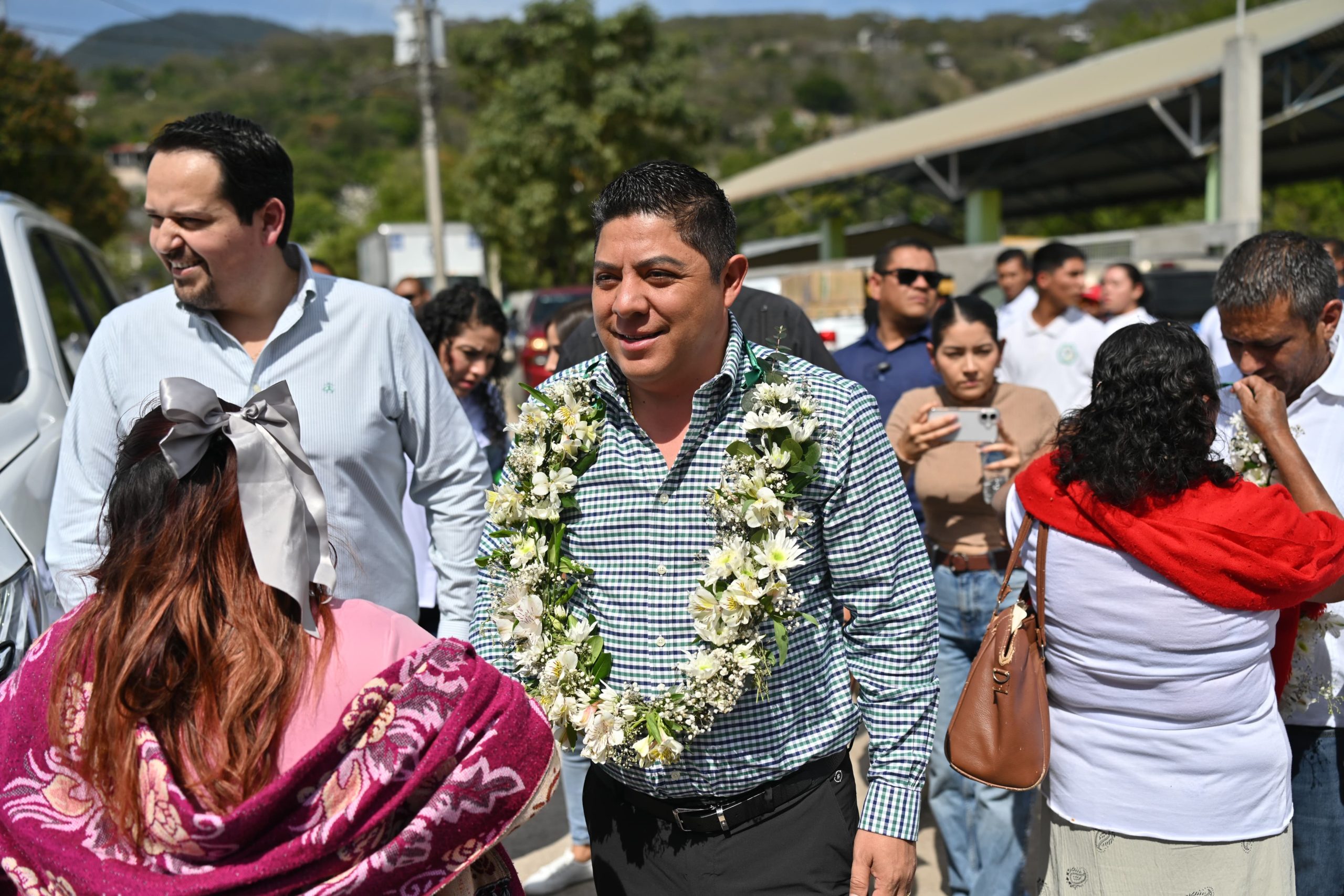 Reconocen habitantes de Tamasopo, apoyo de Ricardo Gallardo