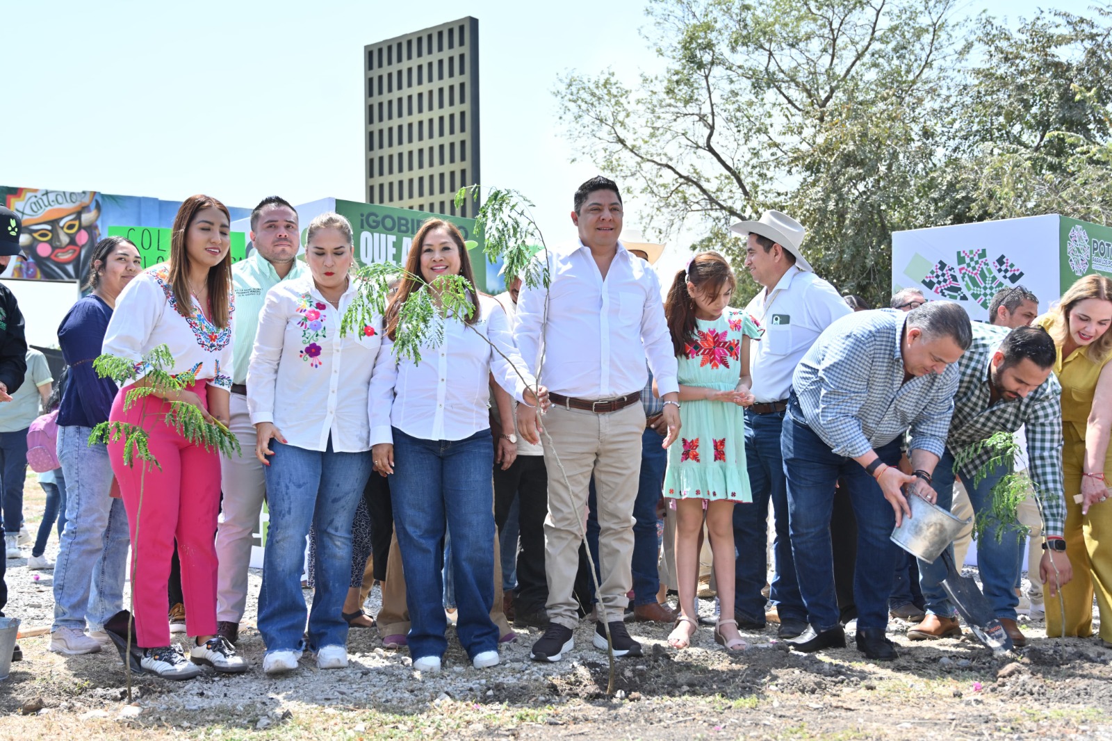 Ricardo Gallardo arranca programa estatal de reforestación