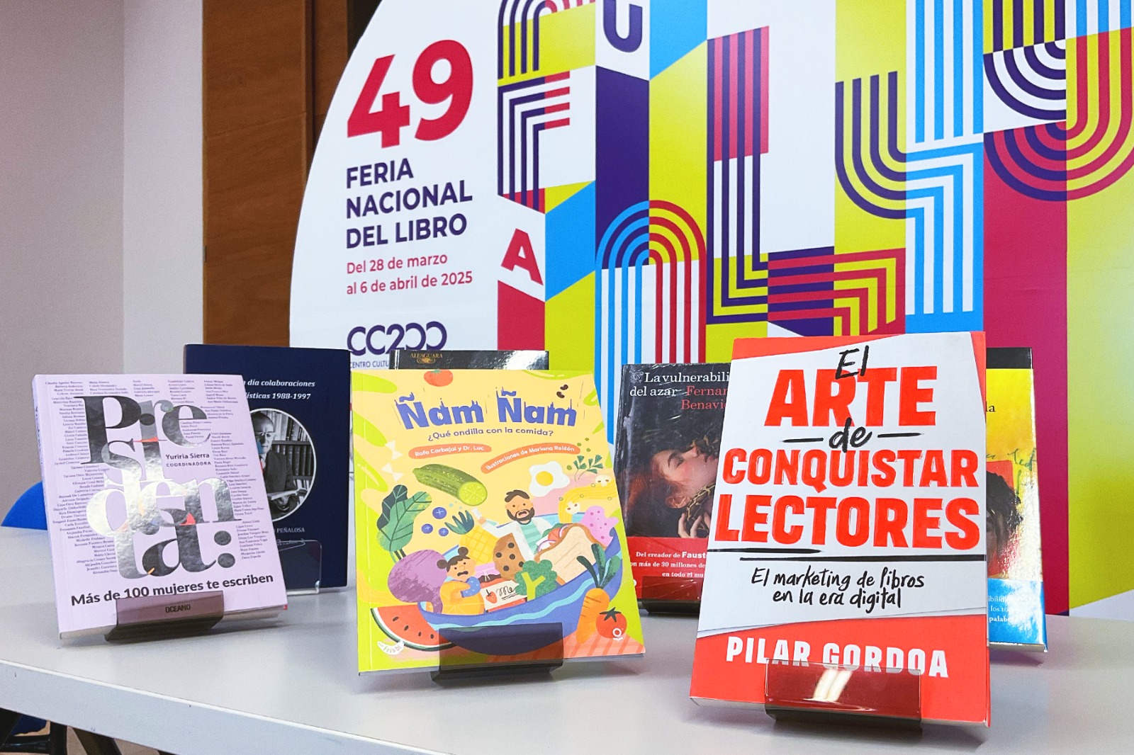 Con el firme objetivo de acercar a niños, niñas y jóvenes al fascinante mundo de la lectura y el conocimiento, la Universidad Autónoma de San Luis Potosí (UASLP), a través de la Dirección de Fomento Editorial y la Secretaría de Difusión Cultural, invita a vivir la experiencia de la 49 Feria Nacional del Libro (FNLUASLP), del 28 de marzo al 6 de abril, que, por primera vez se llevará a cabo en las instalaciones del Centro Cultural Universitario Bicentenario (CC200).